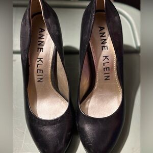 Anne Klein woman’s heels